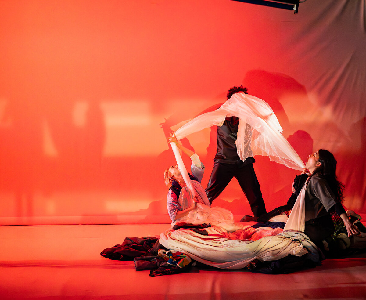 NOUS NOUS REPOSERONS Cie Les Filles de Mai_2190088-Enhanced-NR