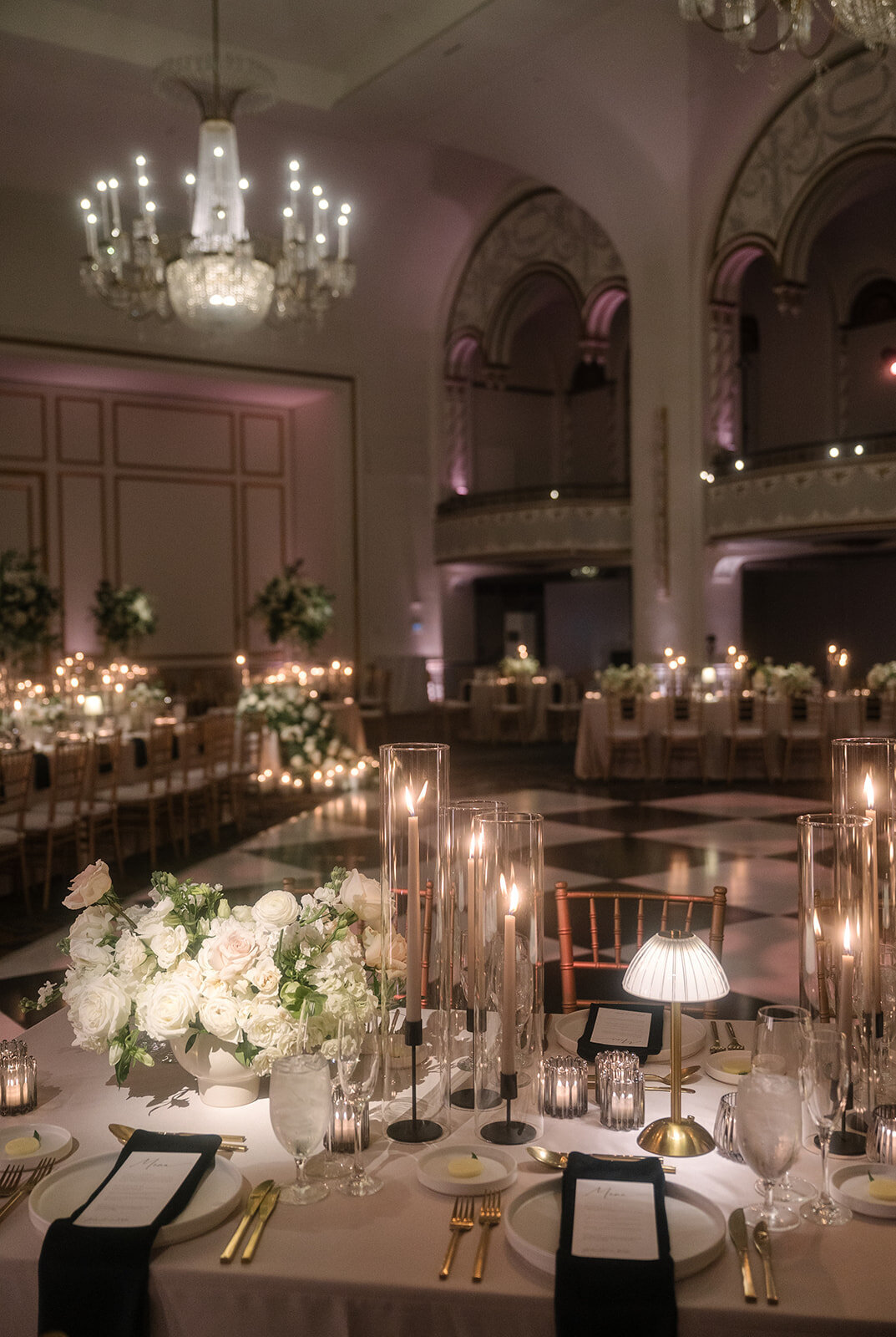 winter-wedding-table-lamps-at-boston-park-plaza