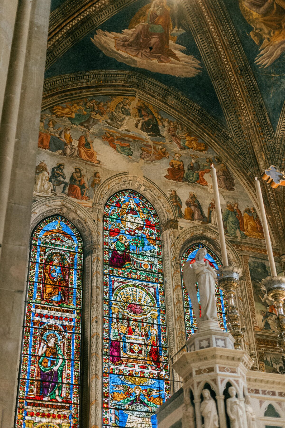 Artistic destination wedding photography in Italy, timeless portraits.