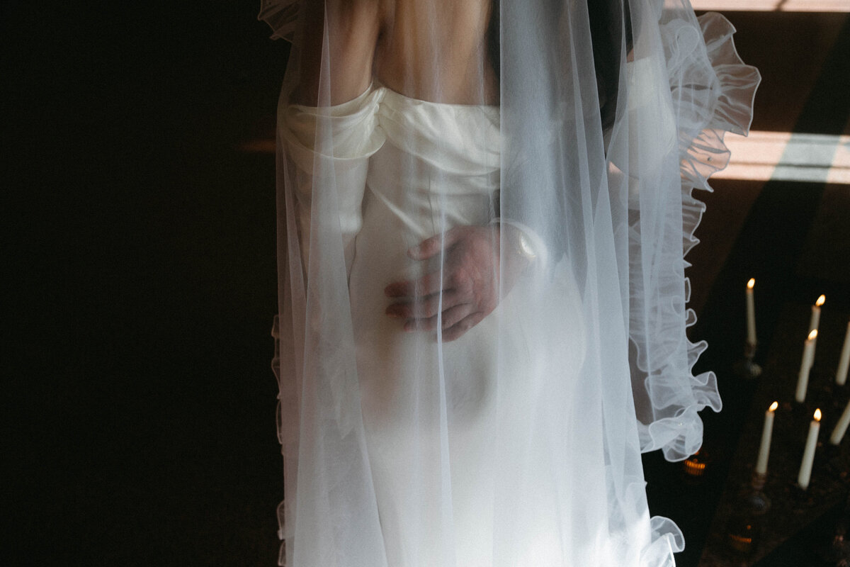 Romantic destination engagement photographer, intimate engagement photos, moody and rich engagement photos 