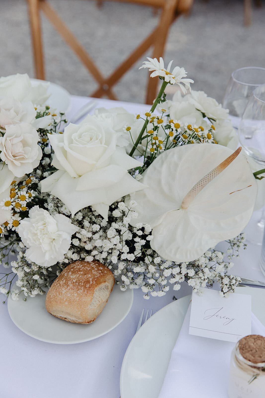 white-design-floral-in-provence