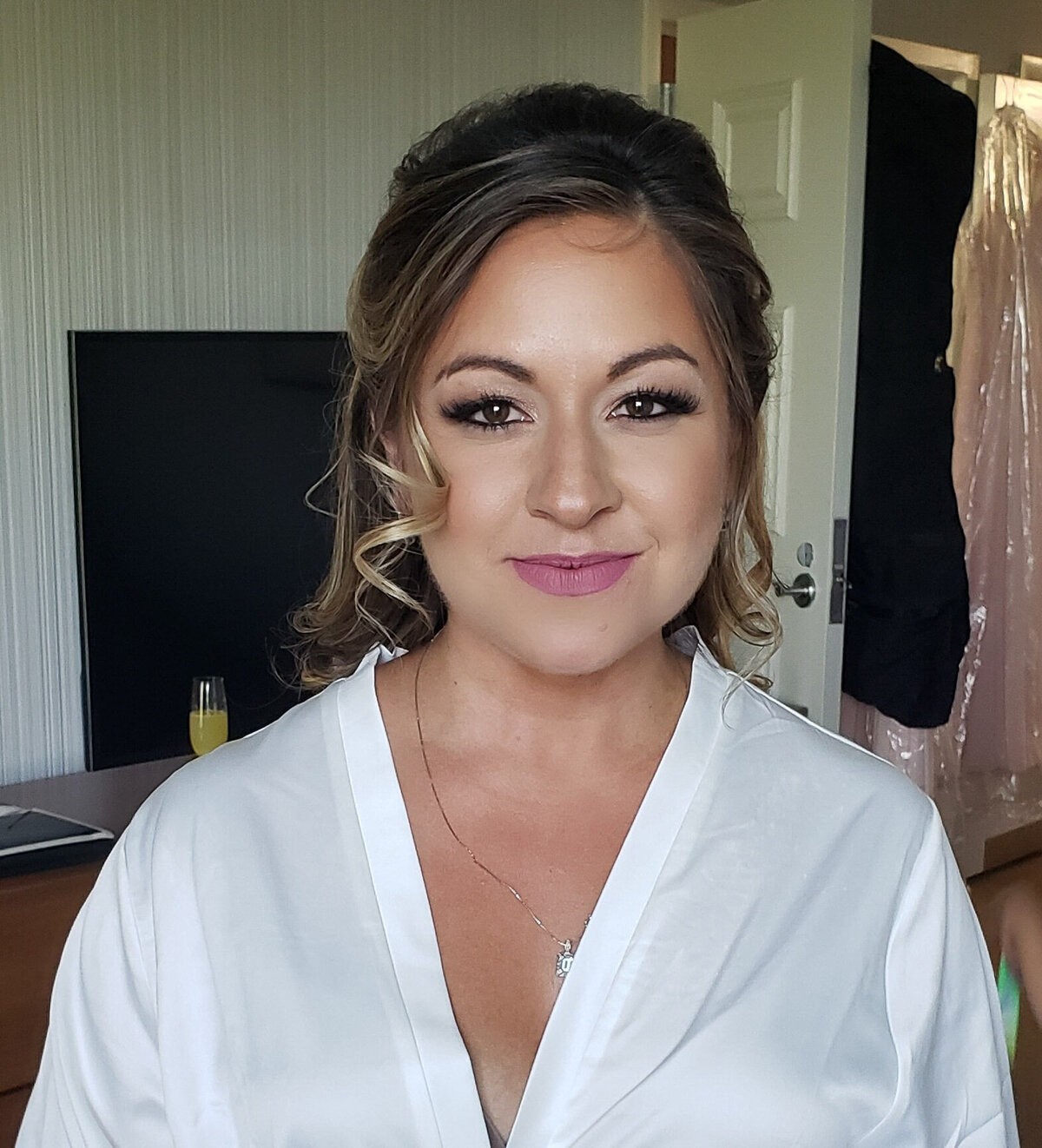 Natural bridal makeup with a radiant finish, shot in golden hour light – makeup artist Lydia Arroyo.