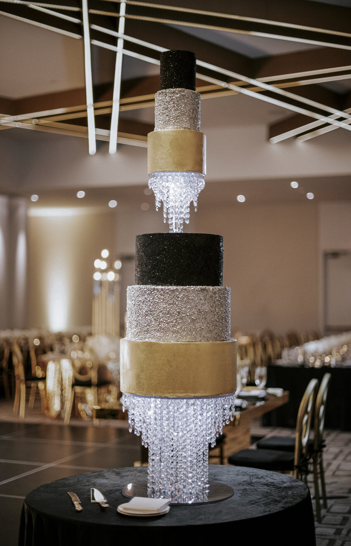 grand-tiered-cake