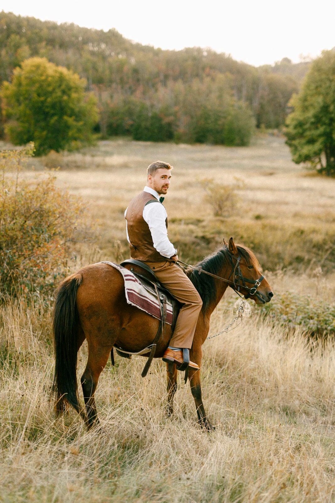 E8-Engagement-Photoshoot-In-the-mountains-with-horses-Ruslan-and-Kristina-2017-09-24-2500px-1063