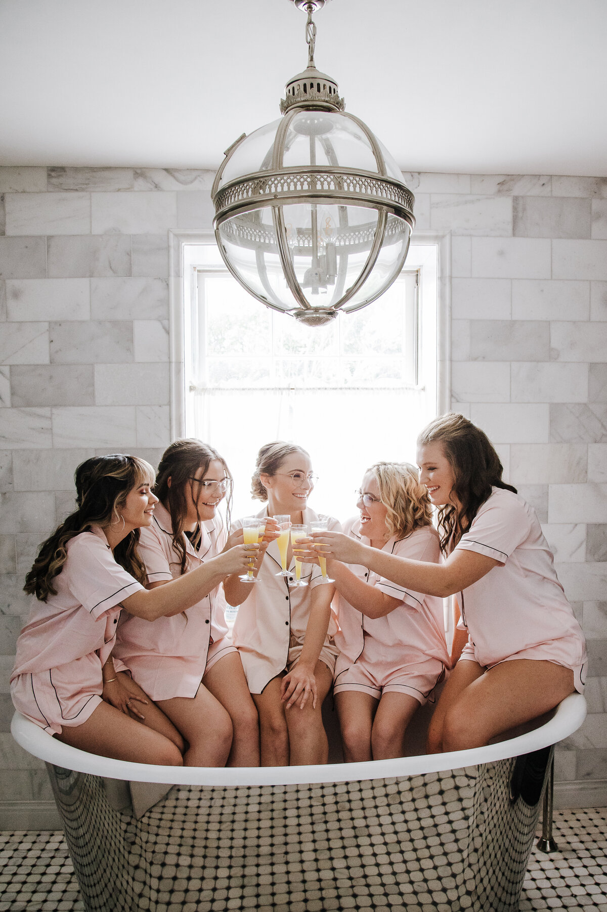 sarah-oberheim-photography-best-st-charles-missour-wedding-photographer-near-me-stone-house-of-saint-charles-wedding-photographer32