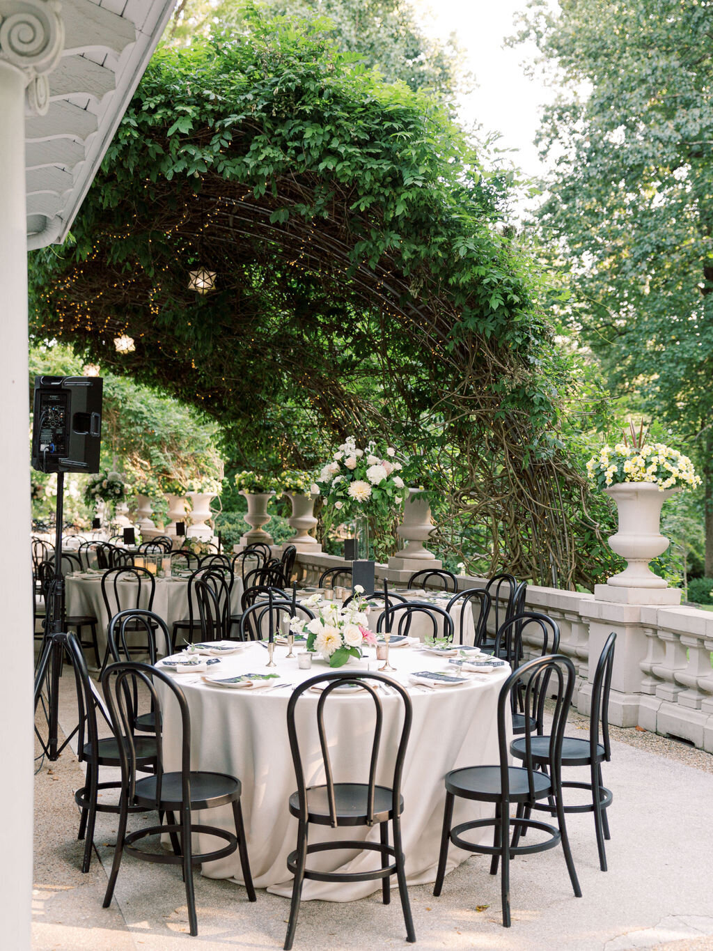 Kate Campbell Floral Fall Wedding Liriodendron Mansion by Molly Litchen42