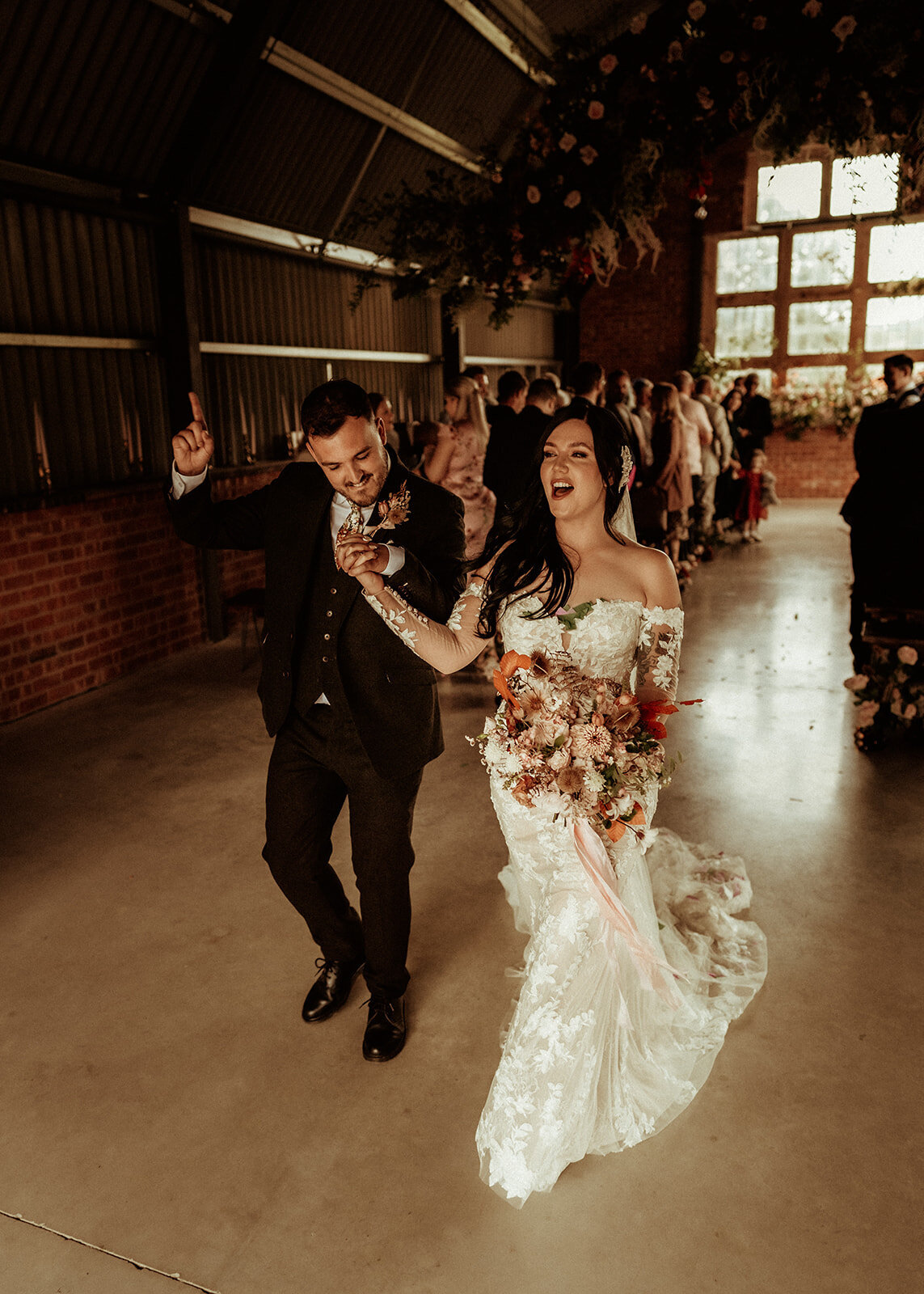 Early Autumn Statement Wedding The Giraffe Shed (3)