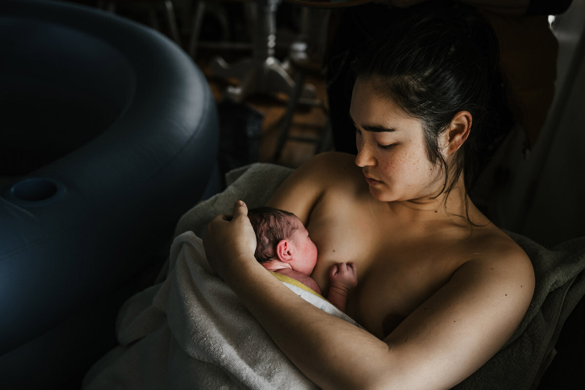 home-birth-photography-natalie-broders-f-065