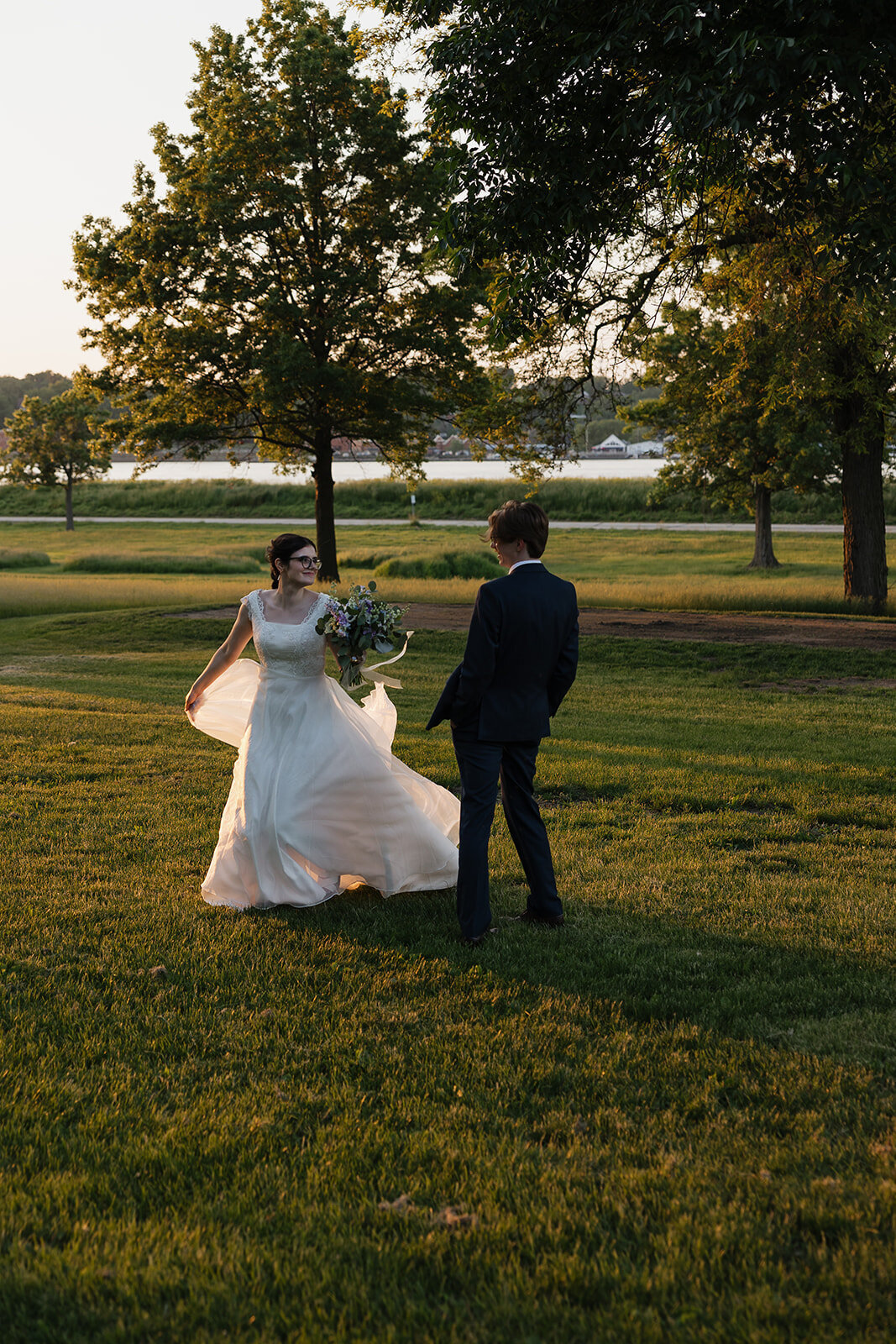 backyard-wedding-rock-island-arsenal-quad-cities-10