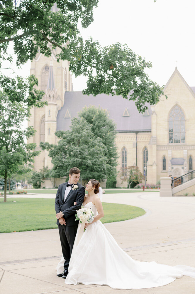 Notre-Dame-Smith-Ballroom-Summer-Wedding40