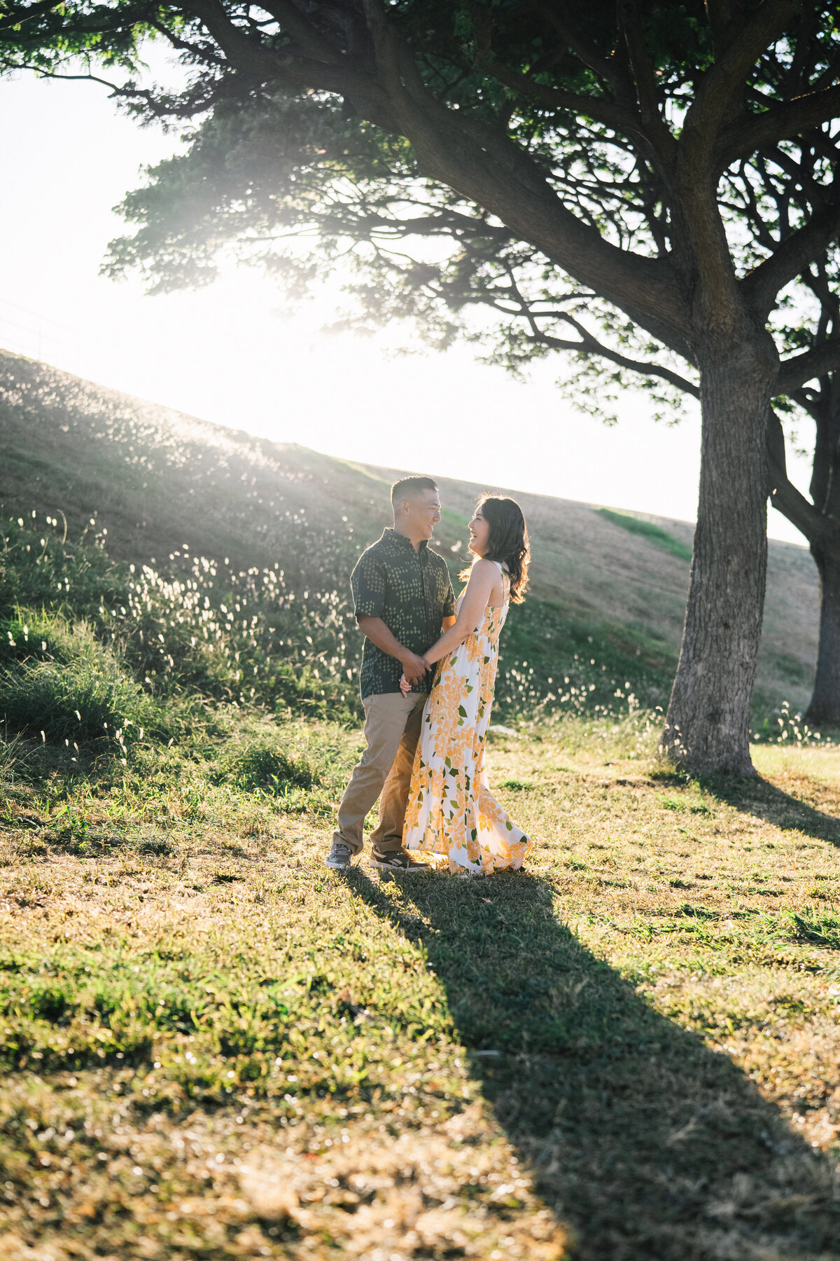 SundayIndigo_Kakaako-Golden-Hour-Hawaii-Engagement-Photographer-12
