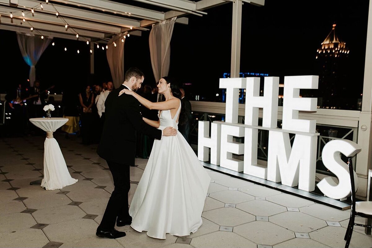 bride-groom-dance