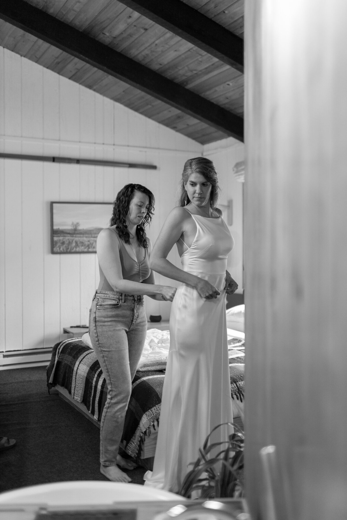 getting-ready-details-documentary-wedding-photography-Point-Defiance-jennifer-moreno-photography-washington