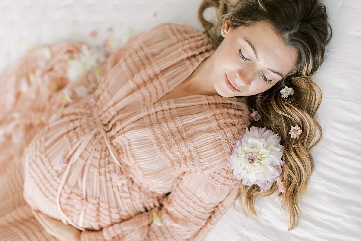 bright and airy maternity floral photographer rebeccas shivers