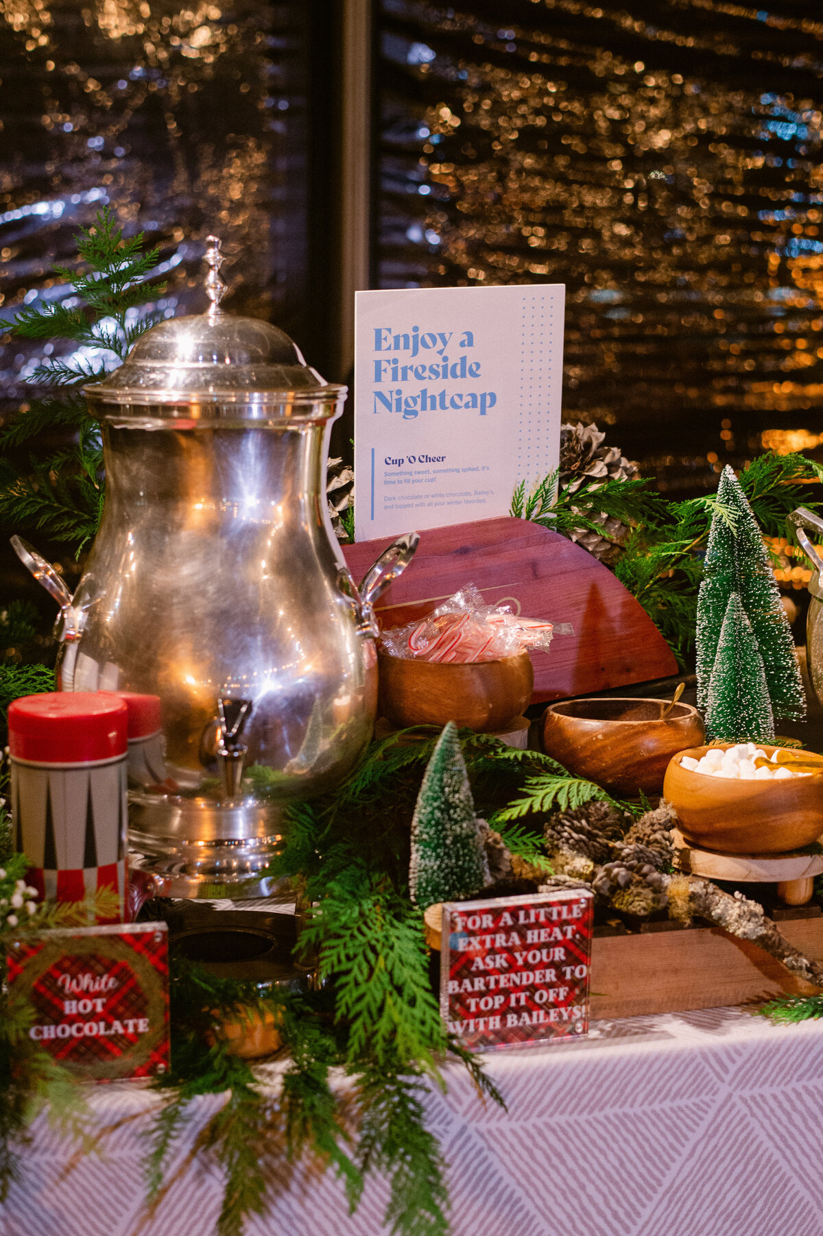 044-JOY_2827-michaela-joy-photography-corporate-holiday