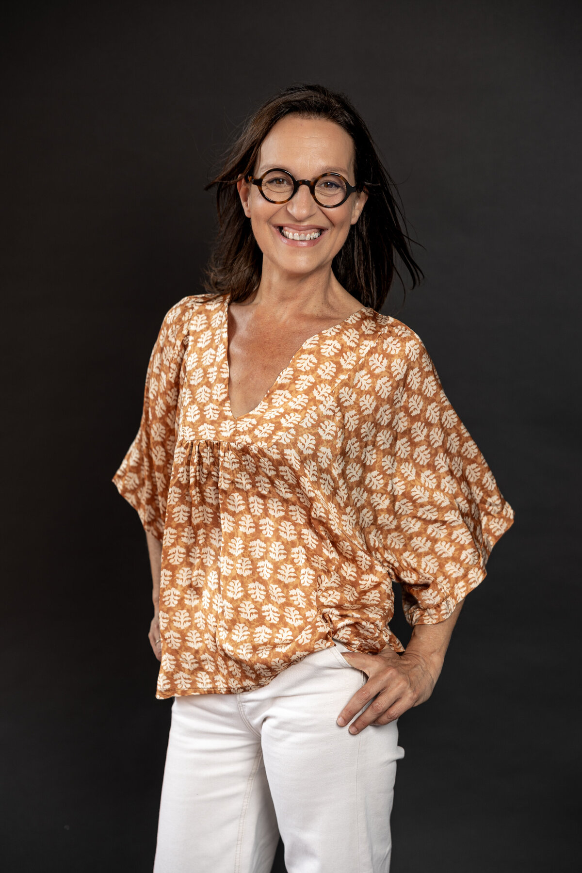 Jeune femme Photographie corporative en studio à Montréal