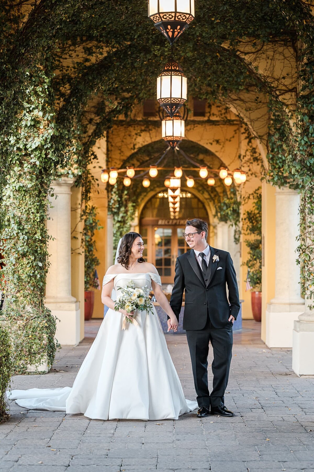 Phoenix-Wedding-Photographer-and-Videographer-Omni-Montelucia-Scottsdale-BolWed-1443