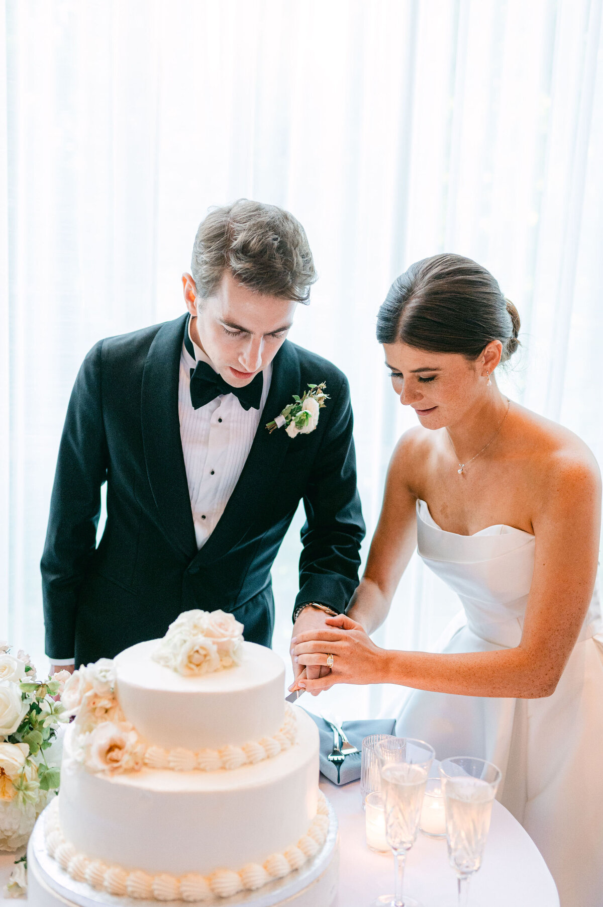 AlexisLunsfordPhotographyEmma&JoeySwanHouseWedding-937