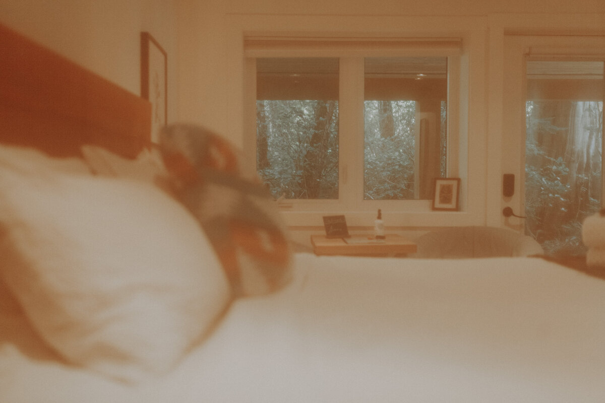 Sleepy Bear Guest House Airbnb Photography Session Ucluelet British Columbia 45626