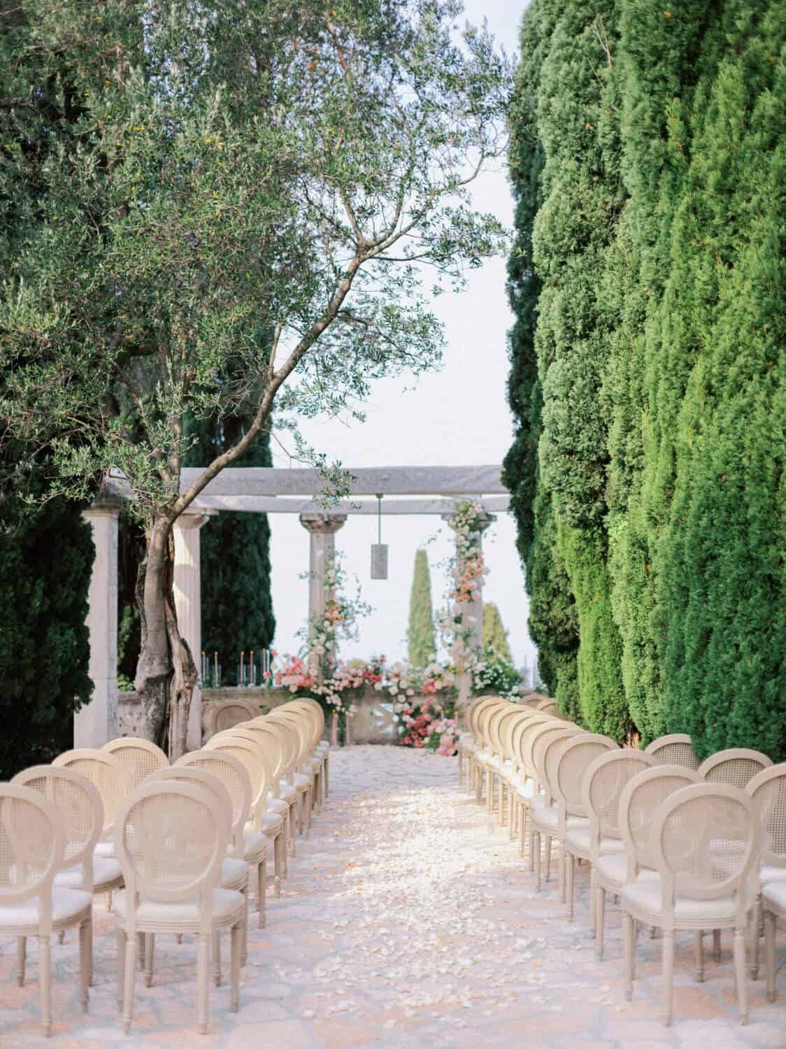 Villa-Cortine-Lake-Garda-Sirmione-wedding-Italy-ceremony-decoration-by-Julia-Kaptelova-Phototgraphy-226
