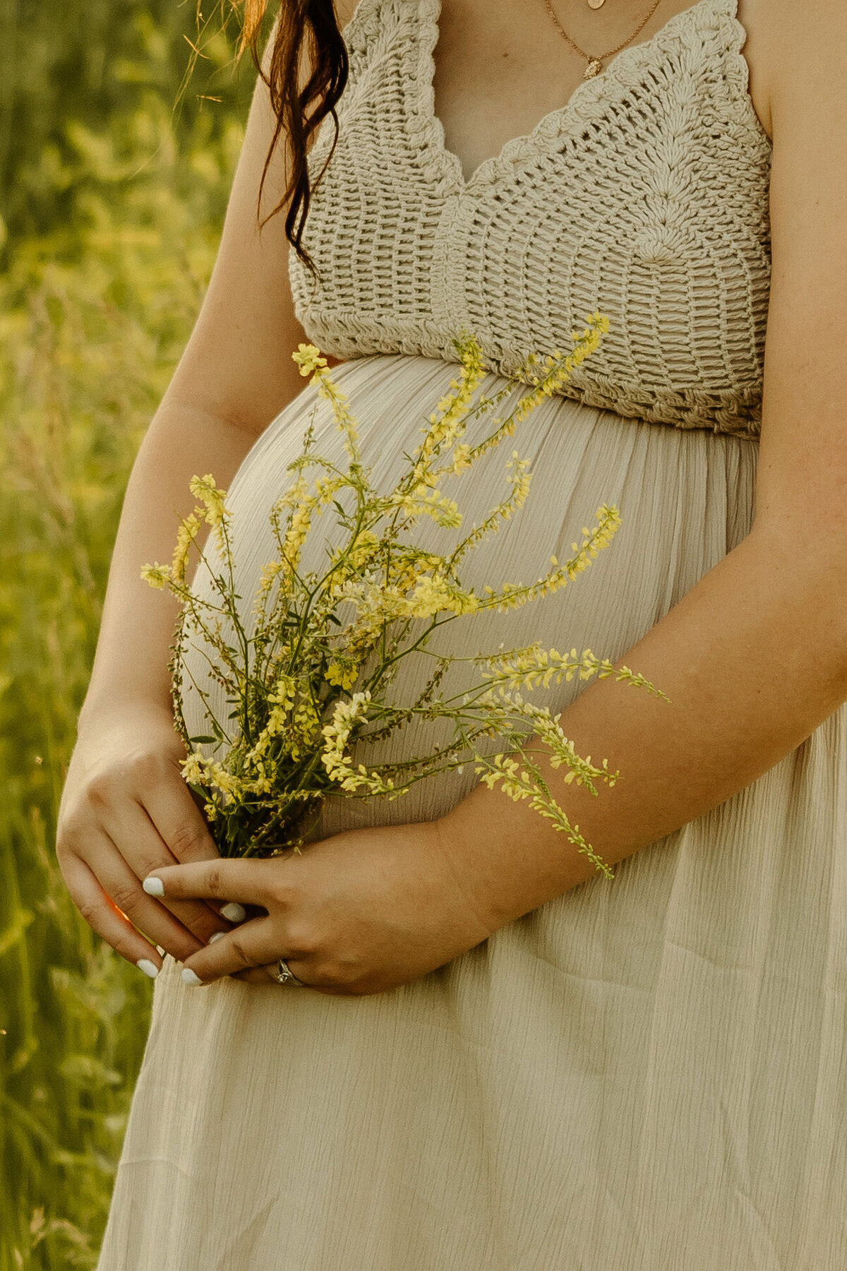 maternity-session-open-field-9