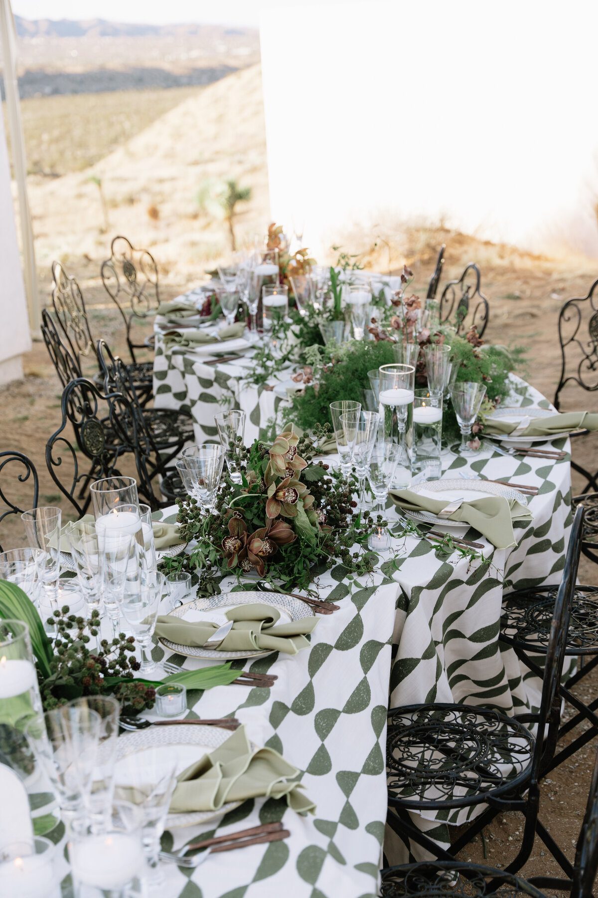 joshua-tree-modern-tablescape