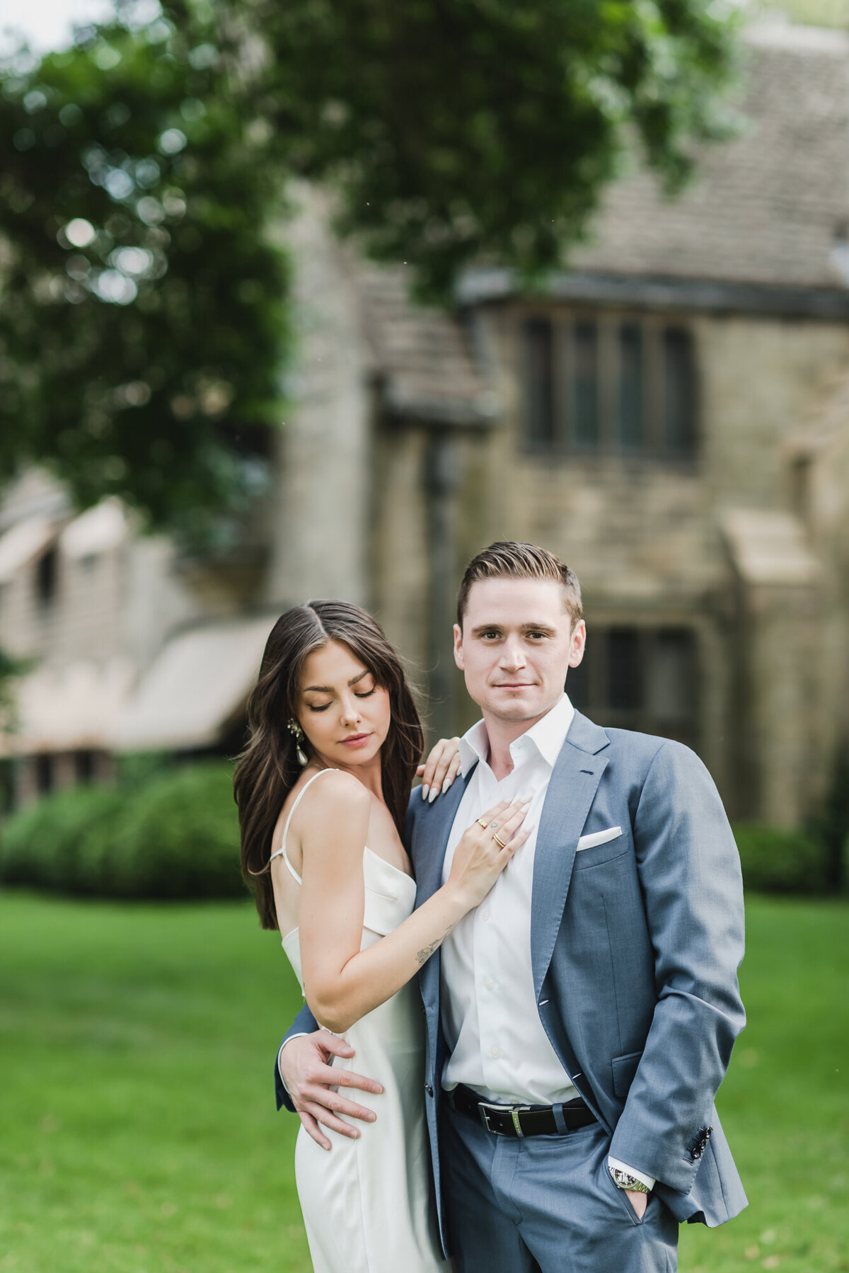 SUMMER FORD HOUSE ENGAGEMENT PHOTOS IN GROSSE POINTE, MICHIGAN PROVIDED BY KARI DAWSON5