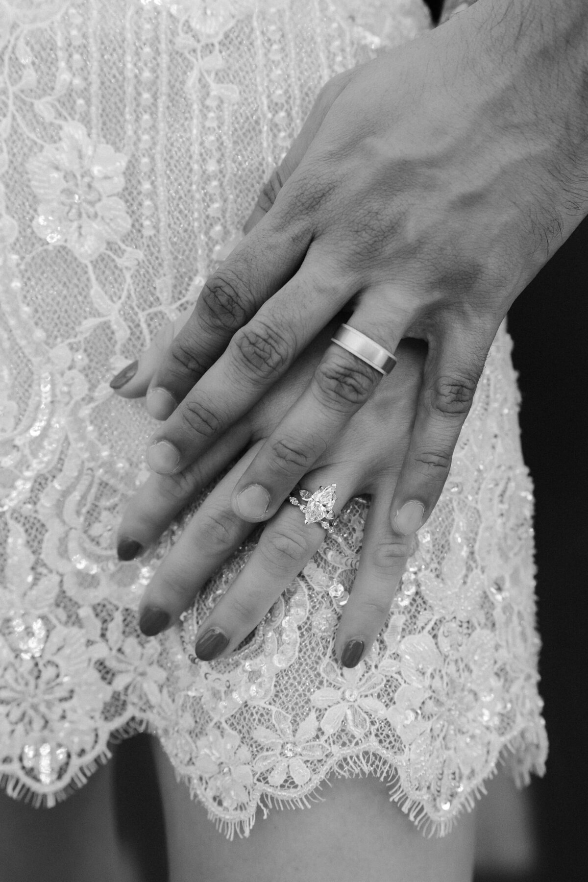 77riskyexposure_hayley-vikram_las-vegas-elopement-photography