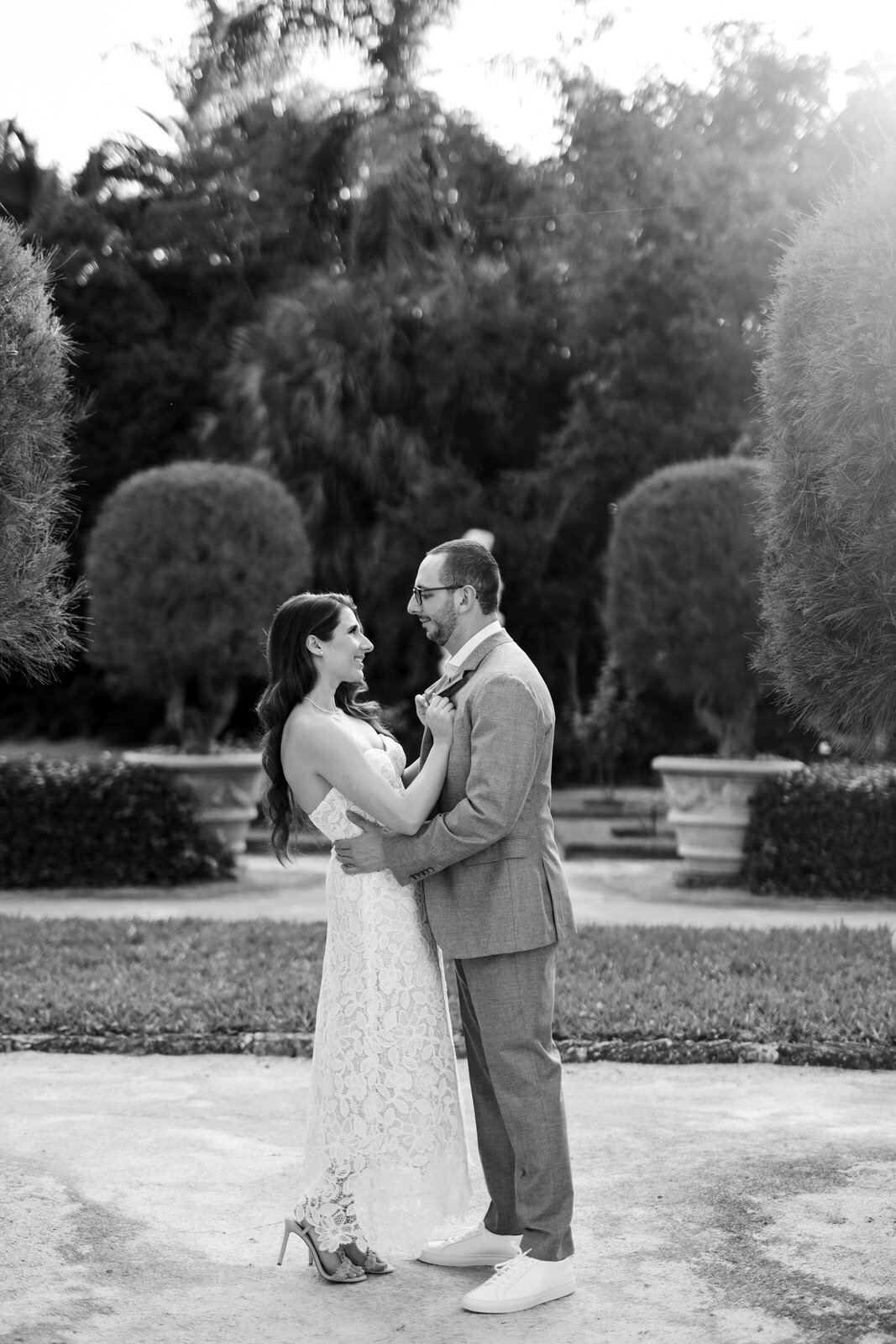 A Stylish and Chic Engagement Session at Vizcaya Museum in Miami Florida 5
