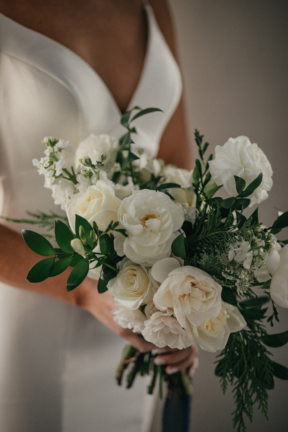 the-goodwin-hotel-hartford-connecticut-winter-wedding-florals-flowers-tableware-rentals-ceremony-bridal-bouquet-petals-&-plates-B&B_084