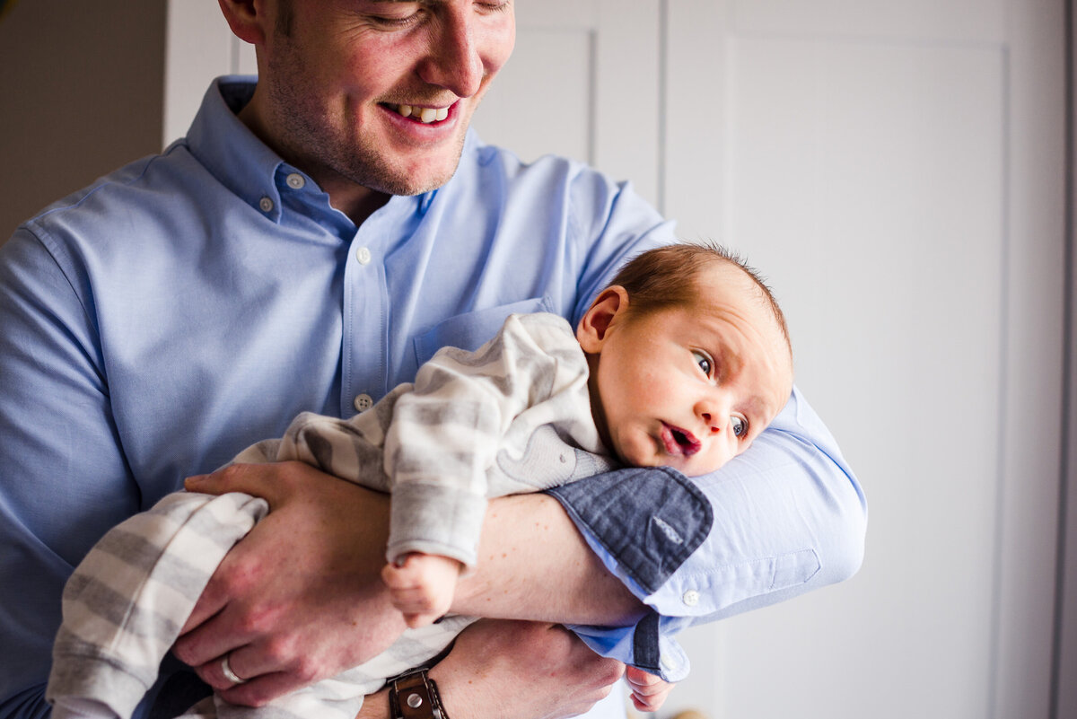 newborn-baby-relaxed-lifestyle-natural-family-photography-137