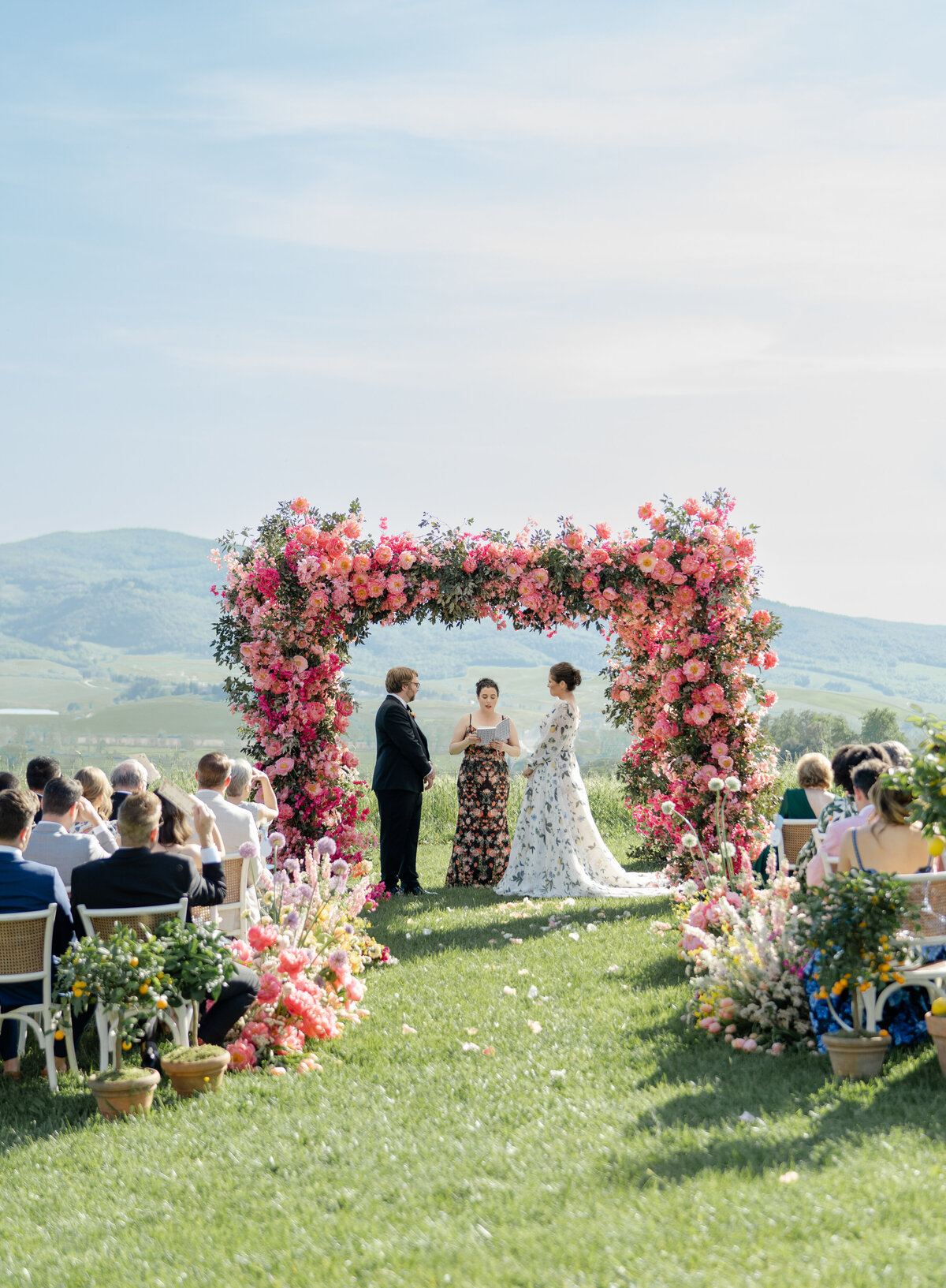 22-rebecca-yale-tuscany-floral-wedding-borgo-finocchieto