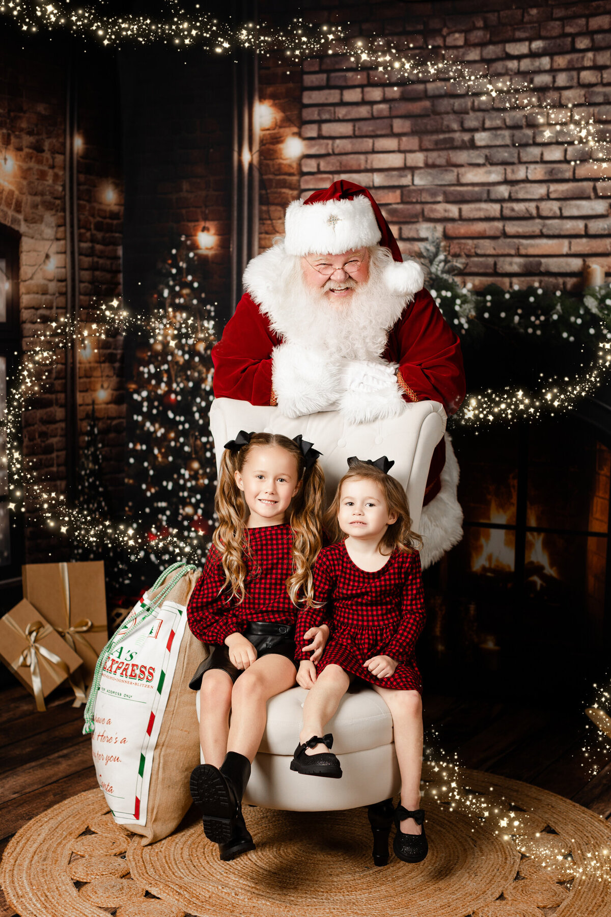 Best NWA holiday photographer, holiday portraits near me, Northwest Arkansas holiday photography, NW Arkansas holiday photos, NWA santa photos