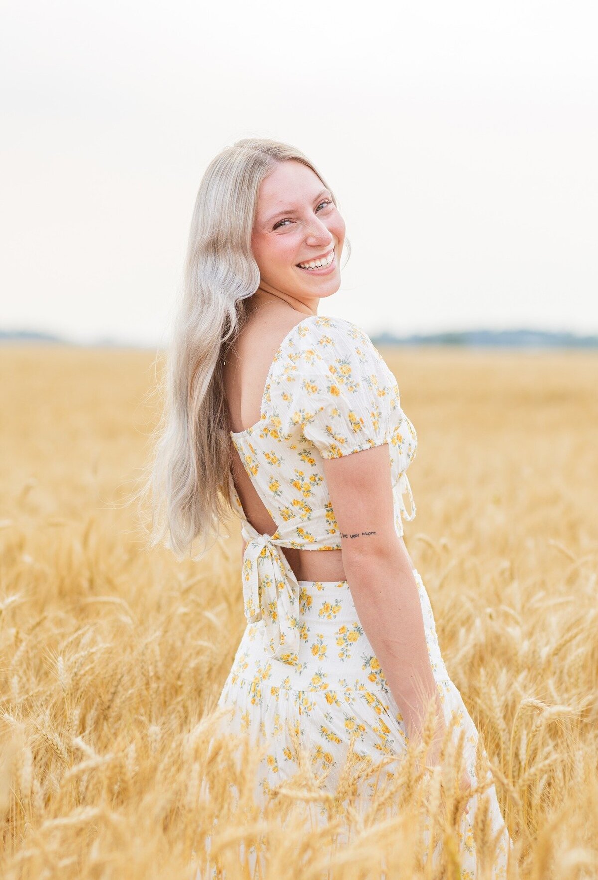 emma-ohio-corn-field-senior-pictures-1