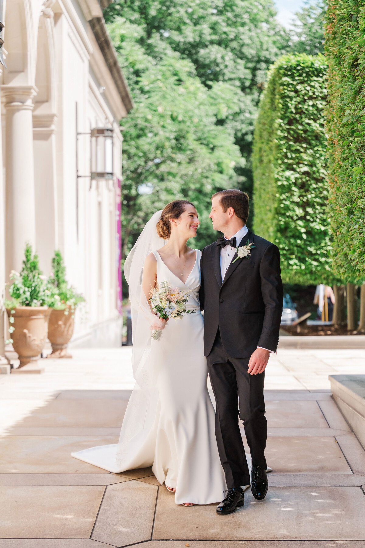 best pittsburgh wedding photographer for events at Frick Museum