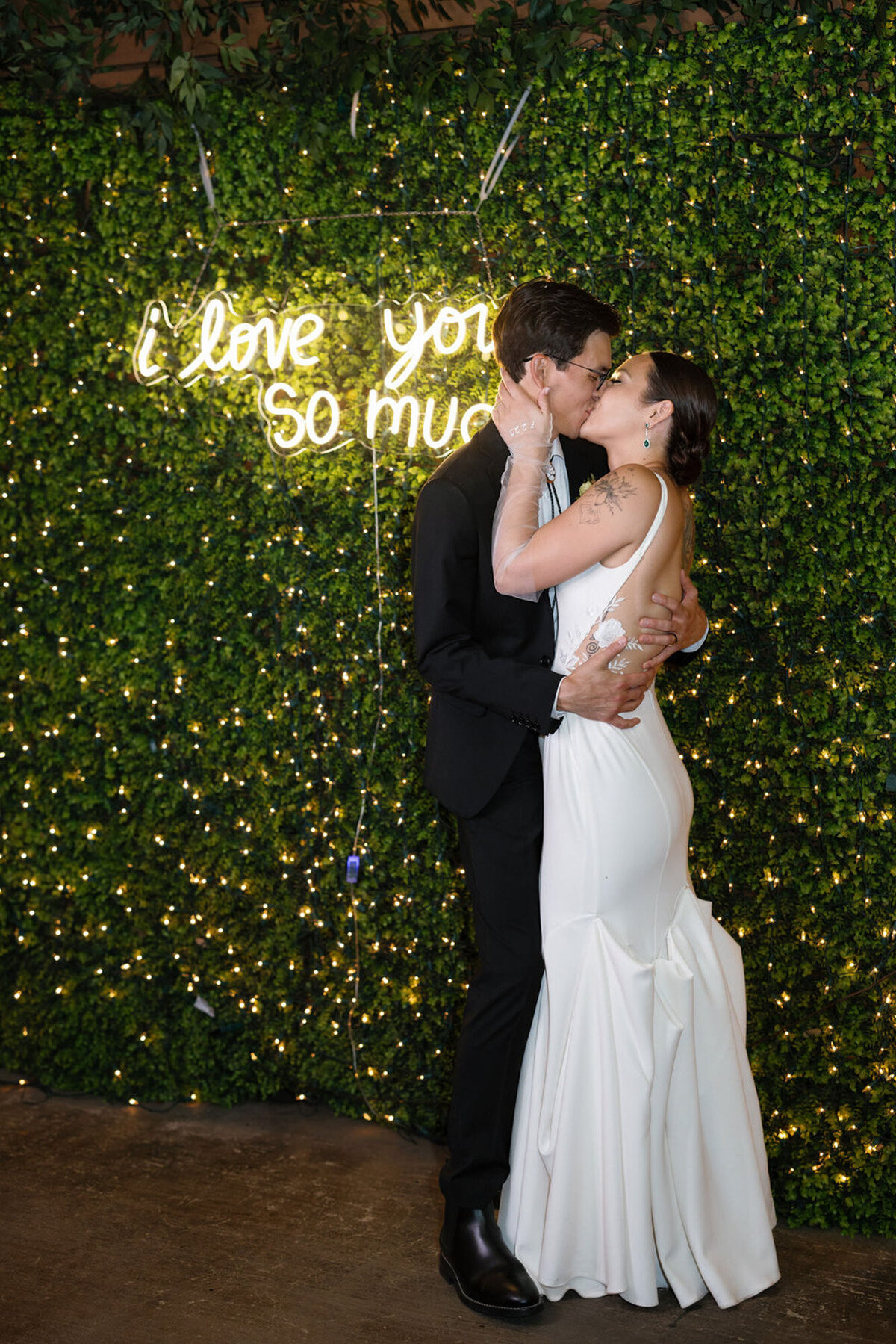 Kristen-and-Brandon-July-2023-Wedding-at-Dripping-Springs-texas-Wedding-Venue-02
