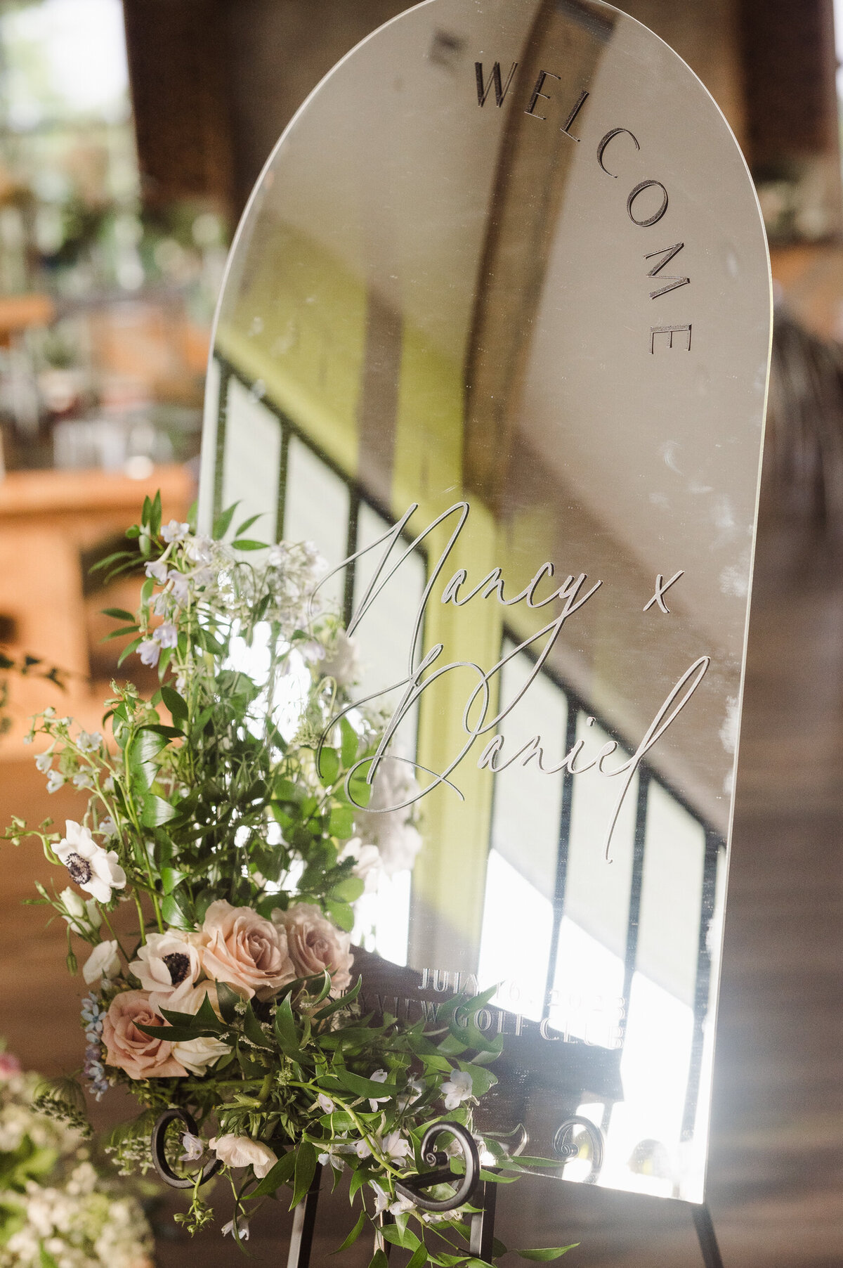 wedding-welcome-mirror-sign