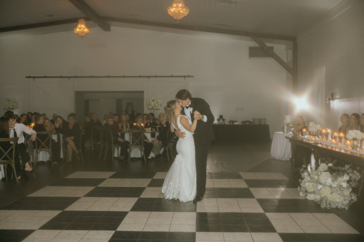 PNW Elopement Photographer | Documentary wedding photographer | Cannon Beach | Travel Wedding-43