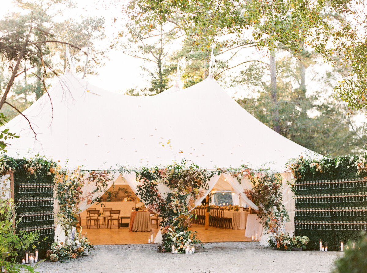 TaylorWillWeddingtent-3