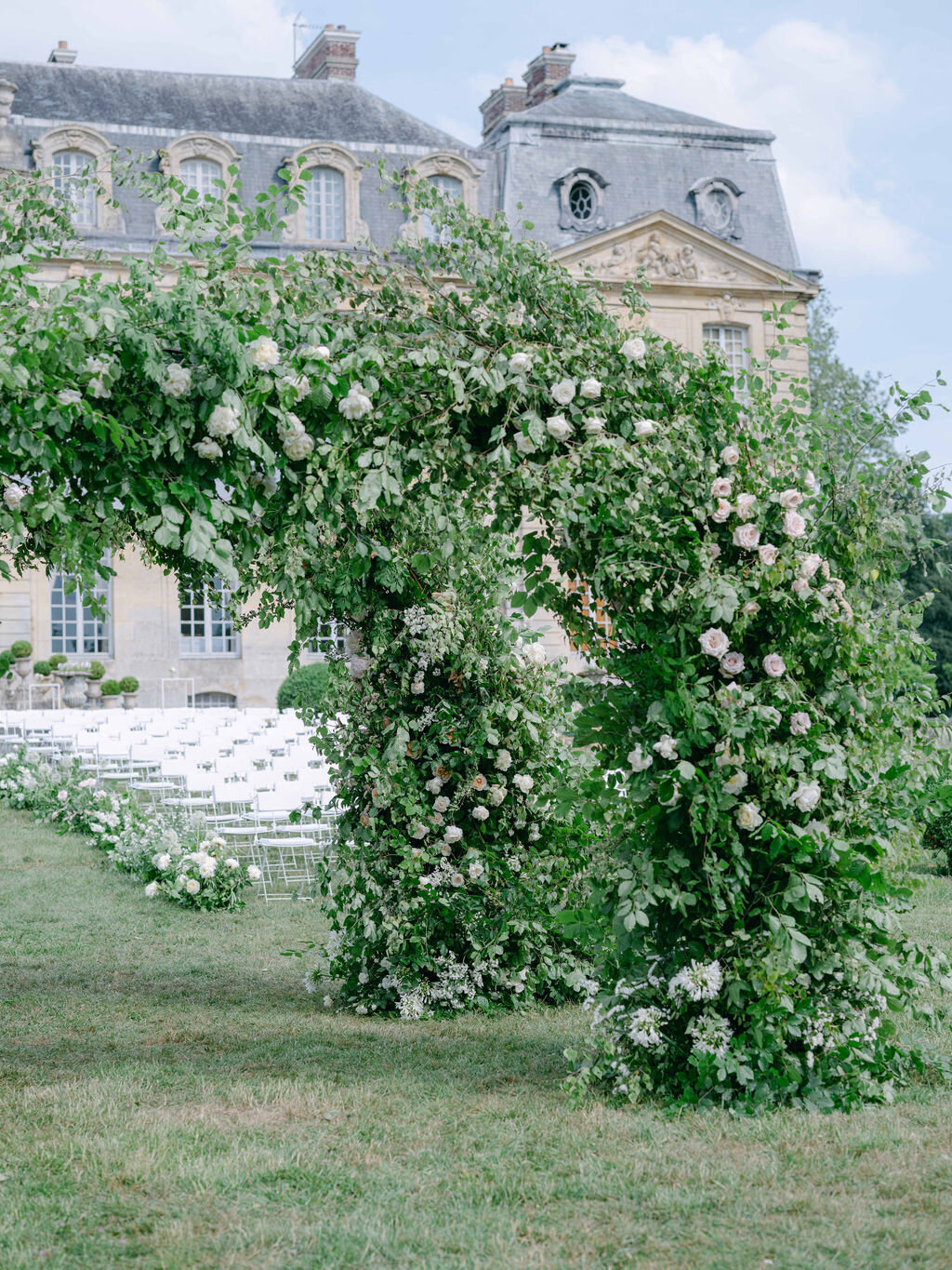Chateau de Champlatreux florist wedding8