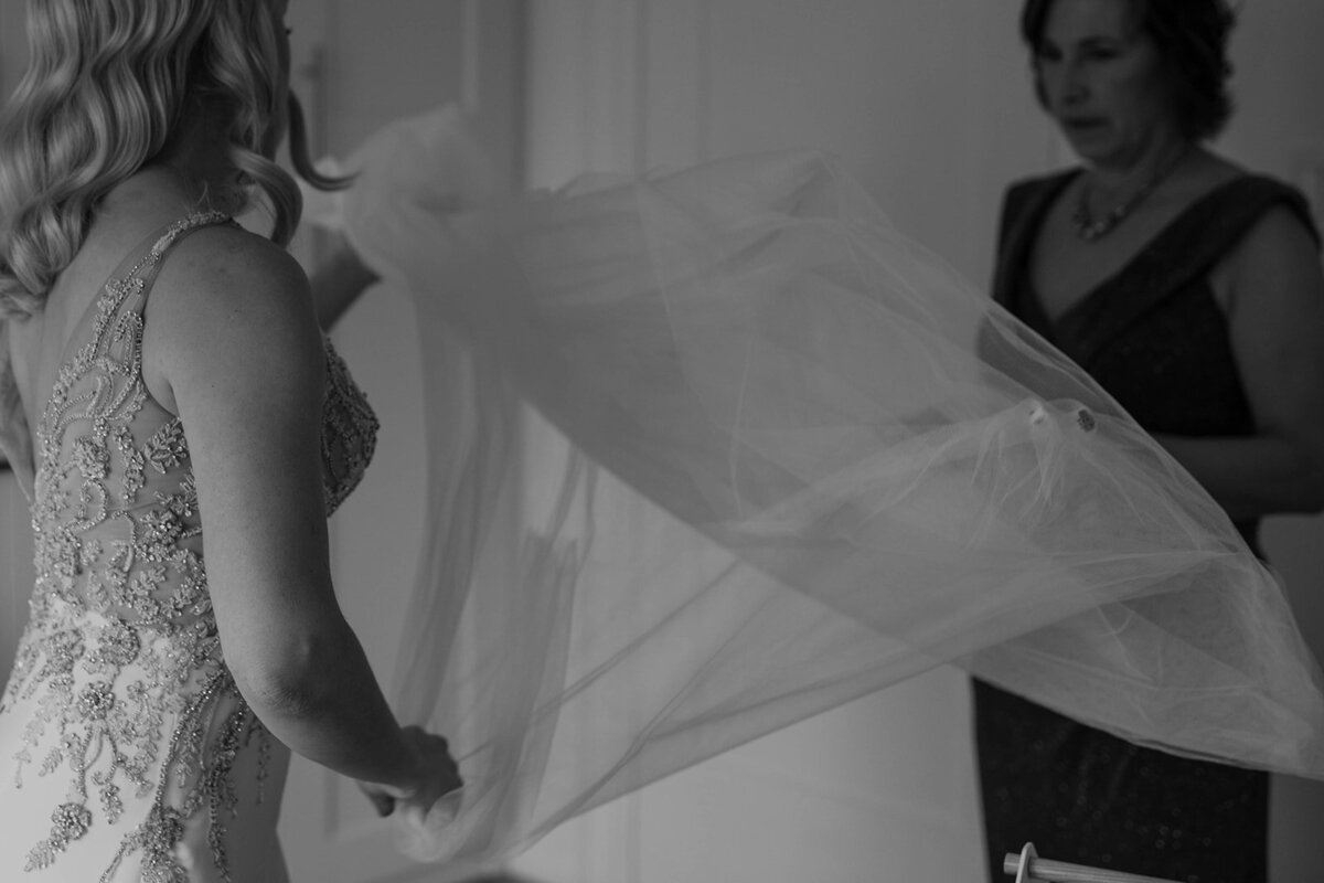 A-toronto-wedding-the-symes-getting-ready-bride-16
