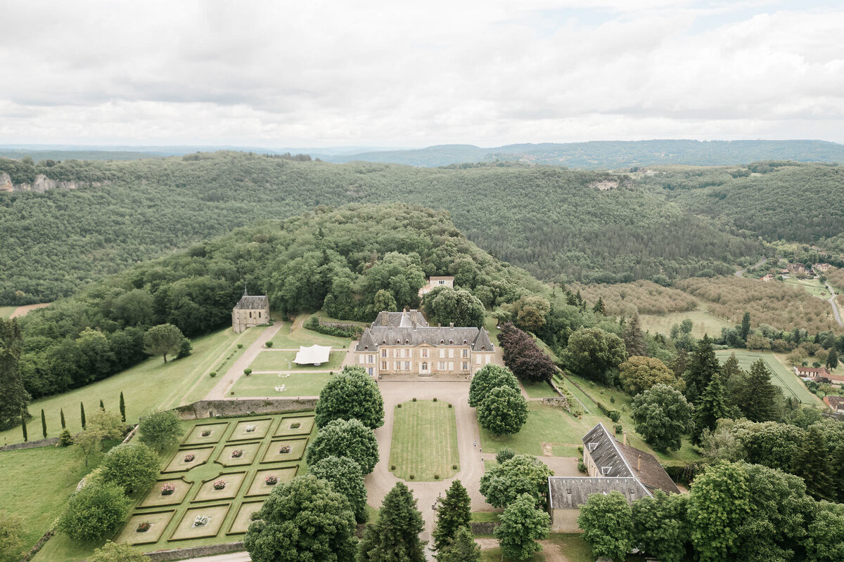 Modern_Chic_Chateau_Valouze_Destination_Wedding_Photographer-1