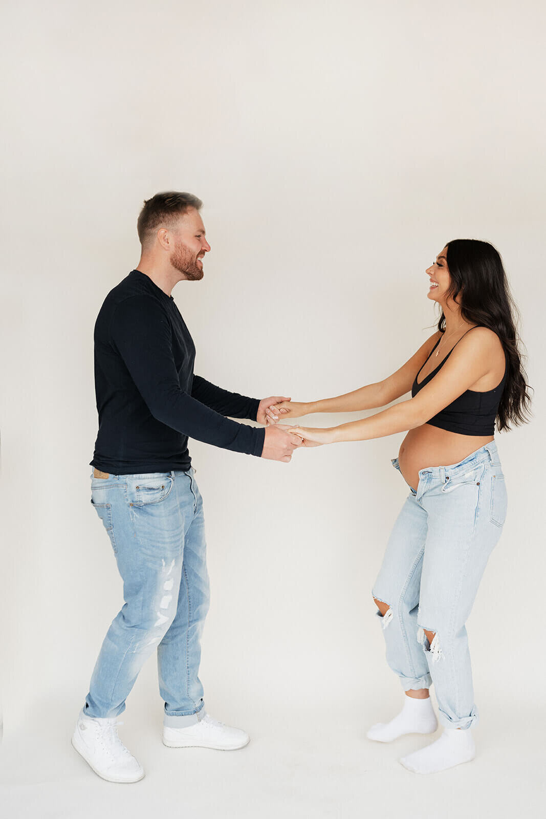 Maternity-session-in-the-studio