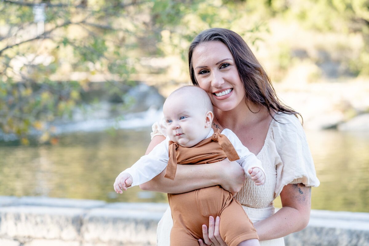 Austin-TX-Fall-Mini-Session-Magnolia-and-Grace-Photography-Co-AmberB-# (1)-13