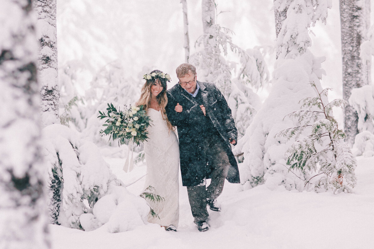 Winter Mount Hood Wedding, Rachel Howerton Photography (16)