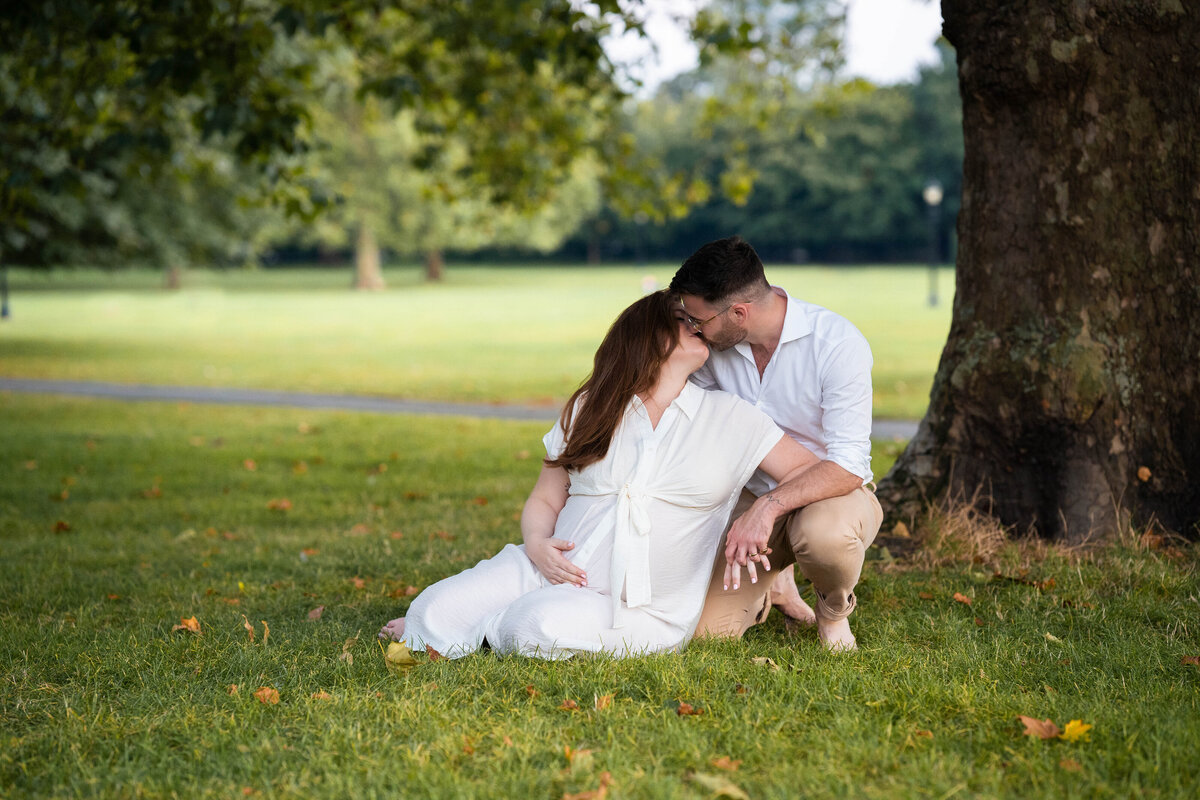London parks outdoor maternity photoshoot