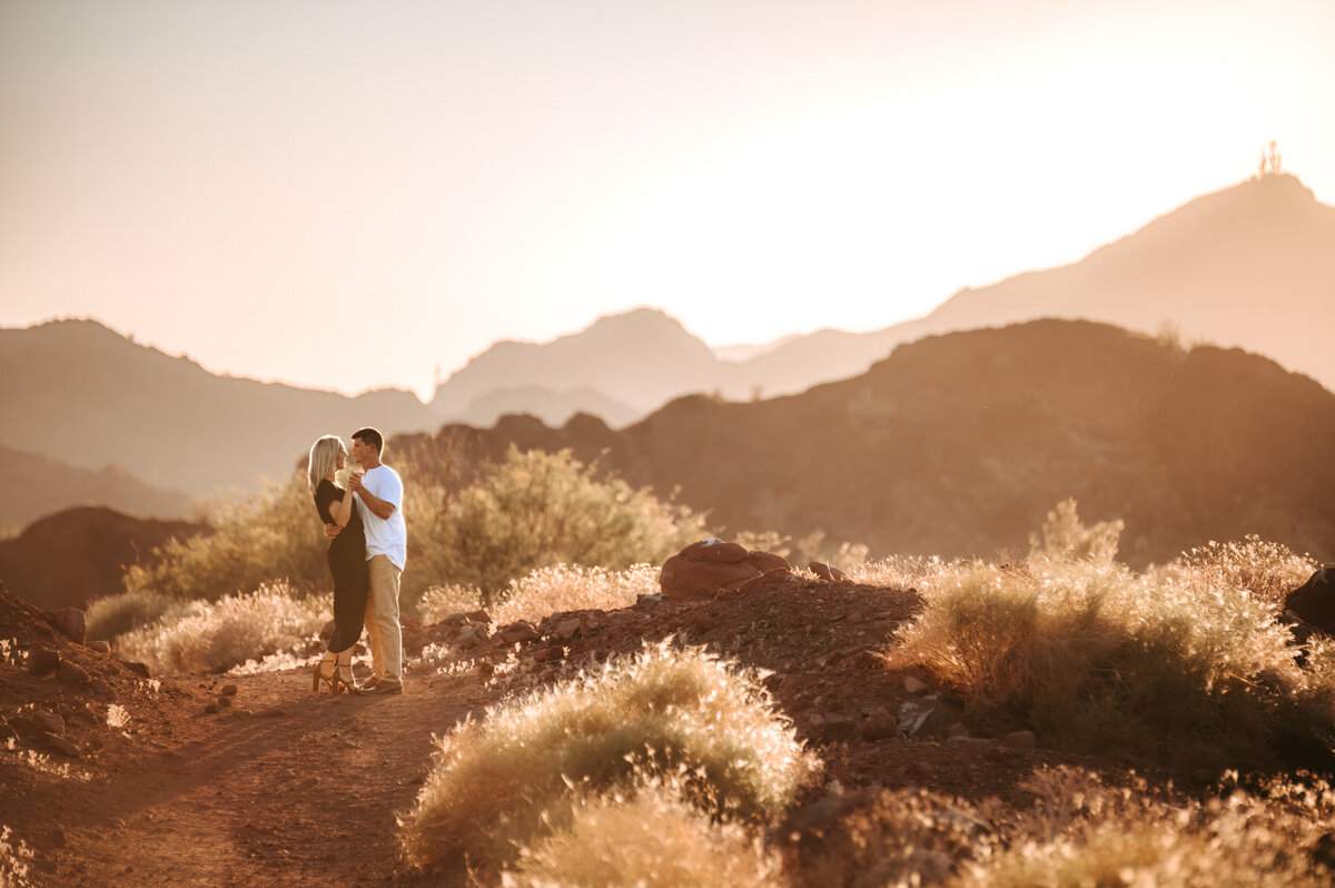 desert engagement photos in arizona