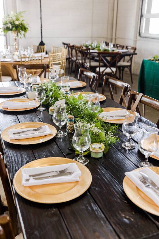 gold-chargers-table-setting