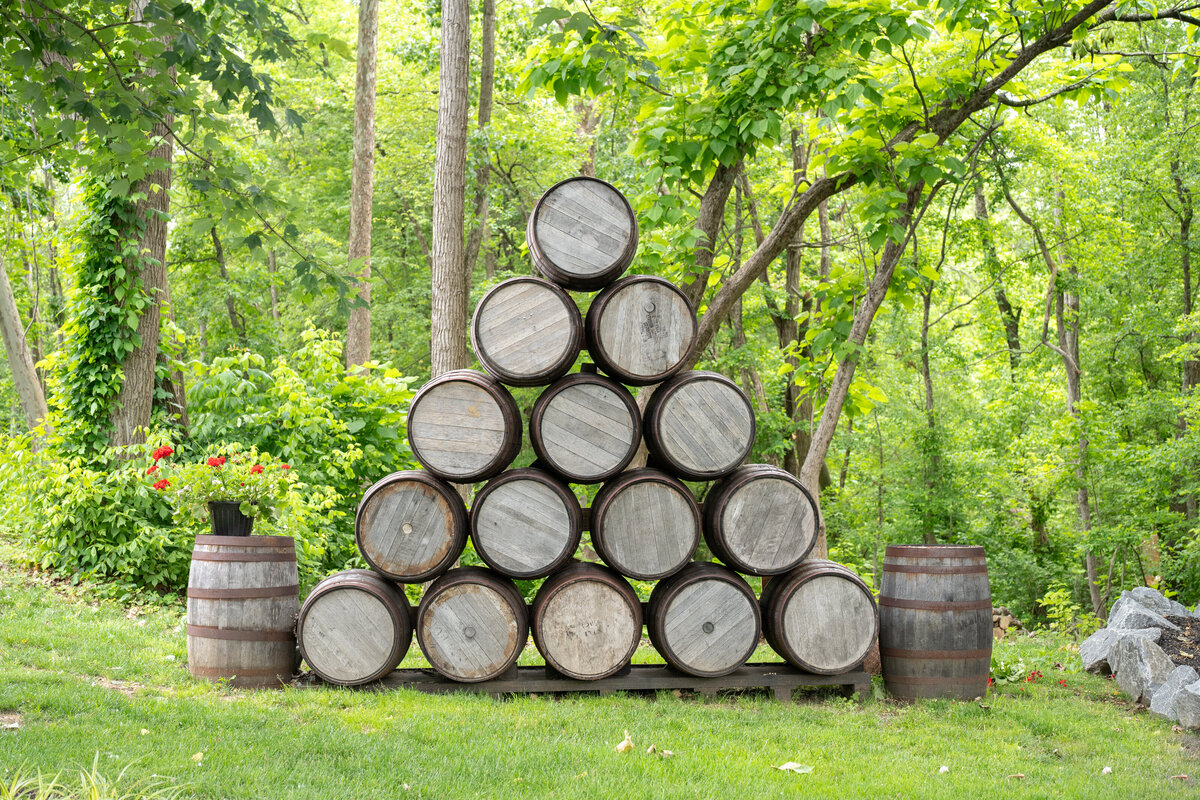 photo location at the hamilton manor nj with wooden barrels