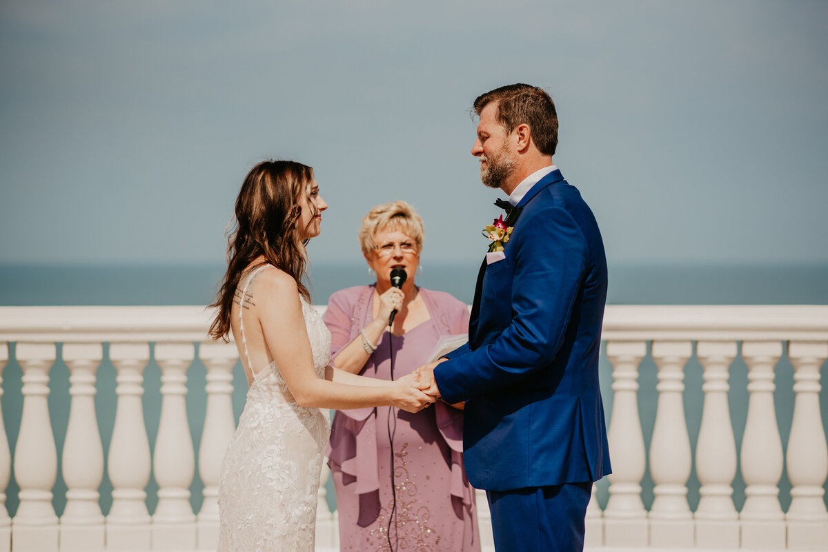 mariah-lacy-photo-hyatt-clearwater-florida-elopement-chantilly-chic-celebrations-11